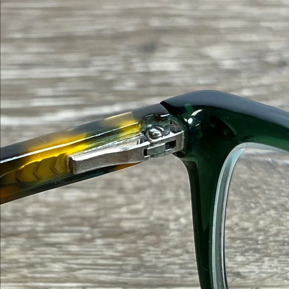 🕶 Ray-Ban RX5228 Green Optical Frames with Tortoise Temples53–17–140